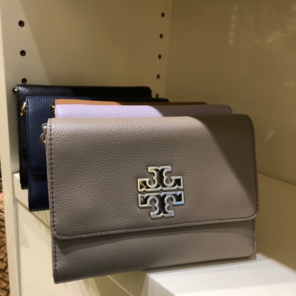 Tory Burch Britten Chain Wallet - Picture 9 of 10